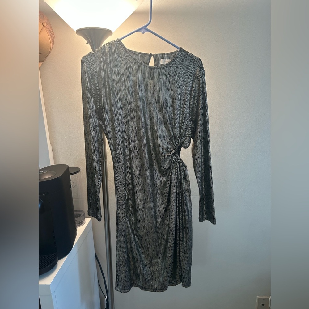 bishop + young dress black and gold size med